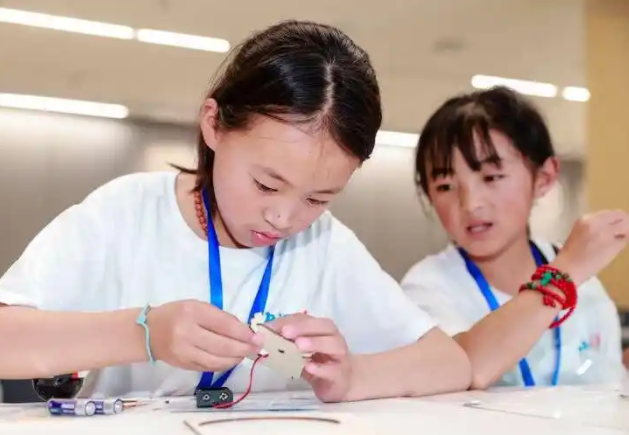 教育长跑令营研学为桥让少年的梦想从高原走向广阔天地 教育长跑令营研学为桥让少年的梦想从高原走向广阔天地